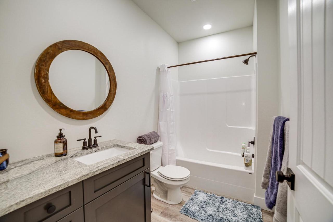 Teton Valley Getaway With Private Deck And Hot Tub! Ashton Εξωτερικό φωτογραφία